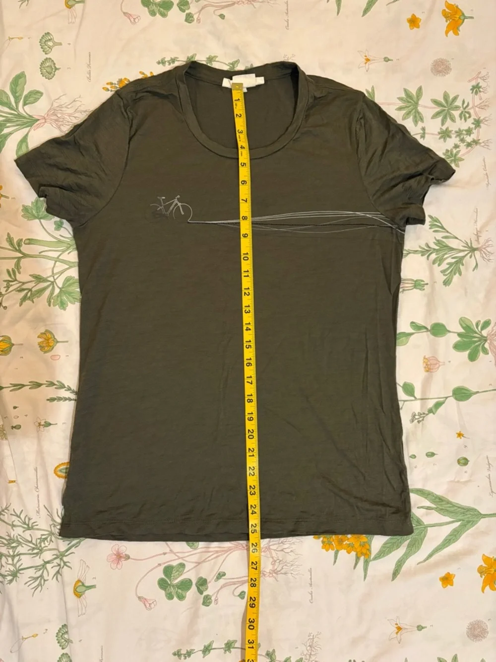 Olive green women’s merino tech lite 2 short sleeve t-shirt cadence paths - Picture 8 of 10